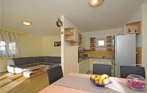Central Dalmatia Casa | Holiday Home Kresevo With Fireplace 11