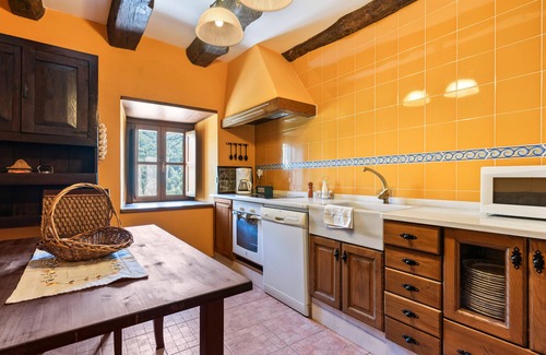 Villacibran Casa | Holiday Home 'Lago Gabriel' with Mountain View, Private Terrace and Wi-Fi