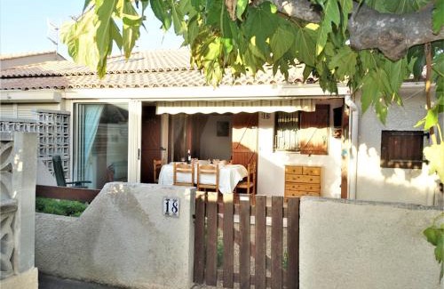 Les Ayguades Casa | Holiday Home L'Hacienda by Interhome