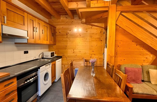 Arce Casa | Holiday Home 'La Central De Azparren' with Wi-Fi