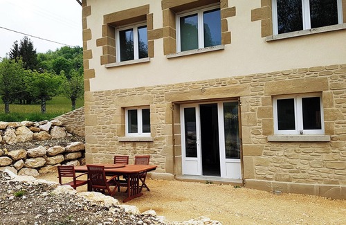 Saint-Pierre-de-Cherennes Casa | Casa de vacaciones 'La Clé Du Vercors' con vistas a la montaña, terraza privada y Wi-Fi