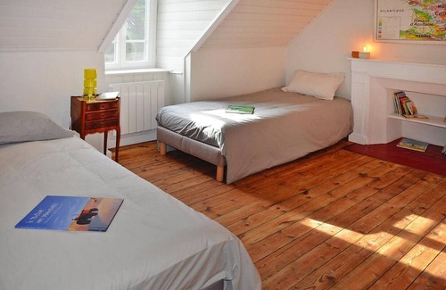 Locquirec Casa | Holiday Home 'La Défatigue' with Sea View, Private Terrace and Wi-Fi