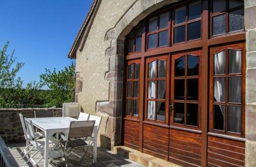Saint-Jean-Lagineste Casa | Holiday Home La Grange by Interhome