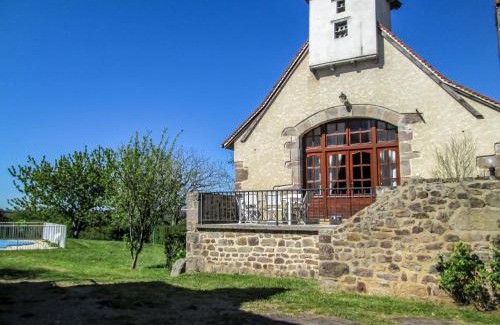 Saint-Jean-Lagineste Casa | Holiday Home La Grange by Interhome
