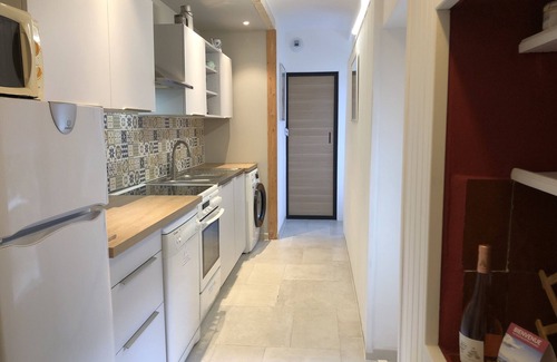 Montpeyroux Casa | Holiday Home 'La Maison De Marie' with Private Terrace and Wi-Fi