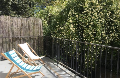 Montpeyroux Casa | Holiday Home 'La Maison De Marie' with Private Terrace and Wi-Fi