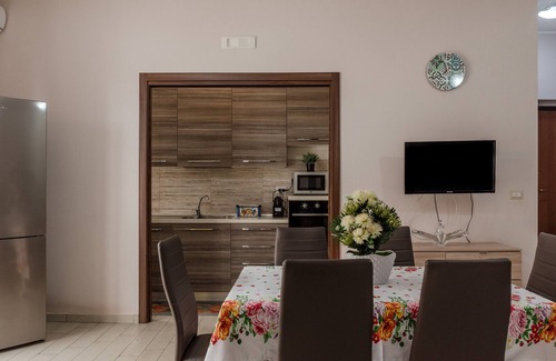 Licata Casa | Casa de vacaciones 'La Maison Du Port' con balcón, Wi-Fi y aire acondicionado
