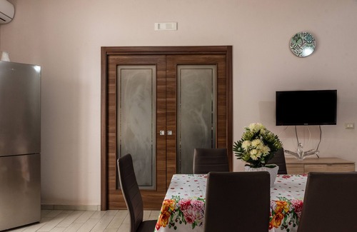 Licata Casa | Casa de vacaciones 'La Maison Du Port' con balcón, Wi-Fi y aire acondicionado