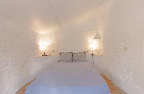 Castillonnes Casa | Holiday Home "La Petite Maison de Pompiac" with Shared Pool & Wi-Fi