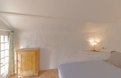 Castillonnes Casa | Holiday Home "La Petite Maison de Pompiac" with Shared Pool & Wi-Fi