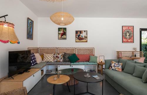 Locquirec Casa | Holiday Home La Villa Agapanthes by Interhome