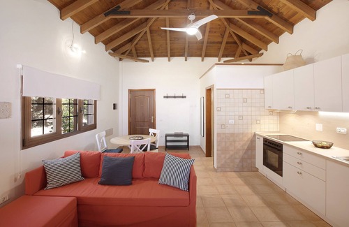 Guimar Apartamento | Casa de vacaciones "Las Tres Palmeras" con vistas a la montaña, piscina compartida y Wi-Fi
