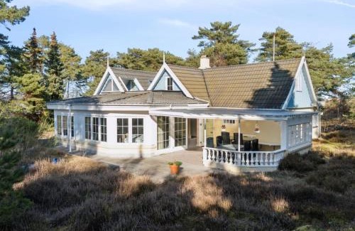 Snogebaek Casa | Holiday Home Laurentius - 50m from the sea by Interhome