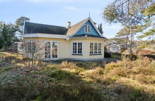 Snogebaek Casa | Holiday Home Laurentius - 50m from the sea by Interhome