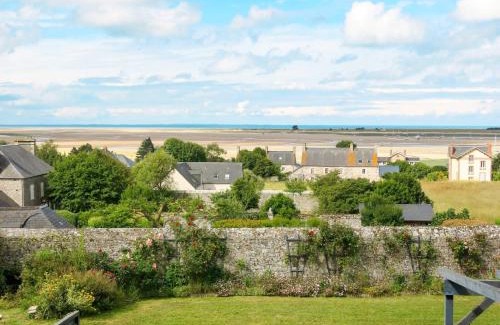 Regnezville-sur-Mer Casa | Holiday Home Le Petit Clos by Interhome