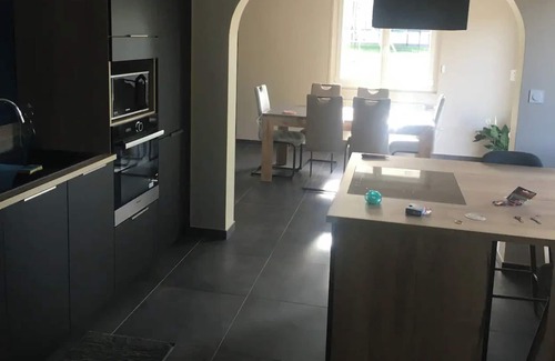 Lantriac Casa | Holiday Home 'Le Lantriacois' with Mountain View, Shared Terrace and Wi-Fi