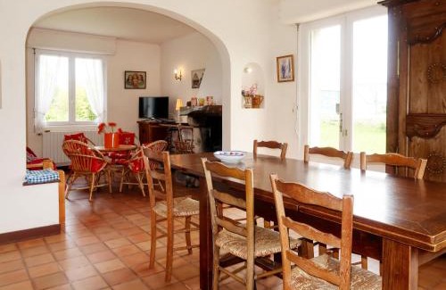 Plomeur Casa | Holiday Home Les Genêts by Interhome