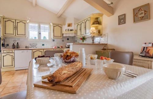 Gargas Casa | Holiday Home Les Iris by Interhome