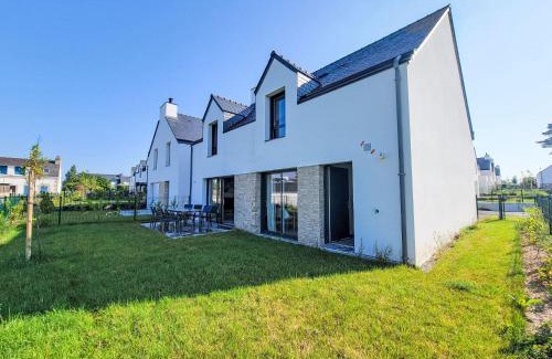 Carnac Casa | Holiday Home Les Salines by Interhome