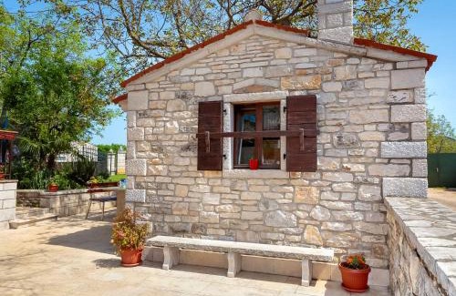 Matohanci Casa | Holiday Home Lišera by Interhome