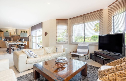 Loctudy Casa | Casa de vacaciones 'Lumineuse 1km De La Plage' con terraza privada, jardín privado y Wi-Fi
