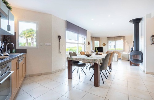 Loctudy Casa | Casa de vacaciones 'Lumineuse 1km De La Plage' con terraza privada, jardín privado y Wi-Fi