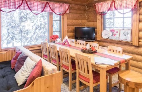 Ruka Casa | Holiday Home Mänty by Interhome