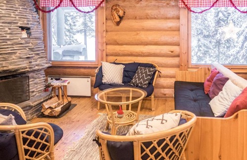 Ruka Casa | Holiday Home Mänty by Interhome