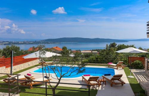 Kastel Sucurac Villa | Holiday home Magic view with private heated pool
