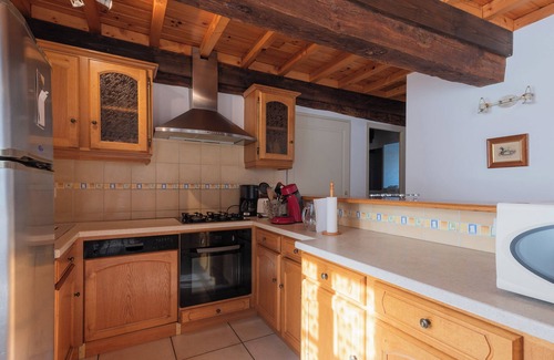 Arcizans-Avant Casa | Casa de vacaciones 'Maison Anthian' con terraza privada, jardín privado y Wi-Fi