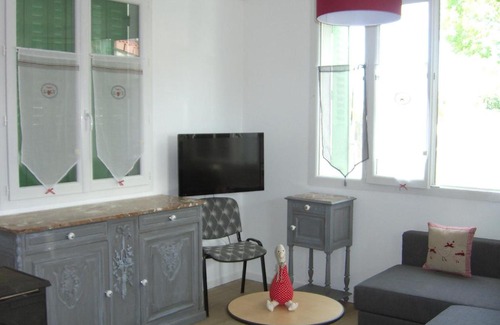 Blot-lʼEglise Casa | Holiday Home Maison Les Oies by Interhome