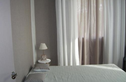 Blot-lʼEglise Casa | Holiday Home Maison Les Oies by Interhome