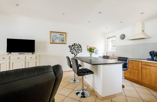 Tourrettes Casa | Casa de vacaciones 'Maison Piscine Chauffe Jacuzzi' con terraza privada, jardín privado y Wi-Fi