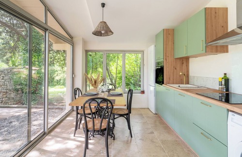 Apt Casa | Casa de vacaciones 'Maison Marvic, Le Tilleul T3' con vistas a la montaña, piscina y Wi-Fi