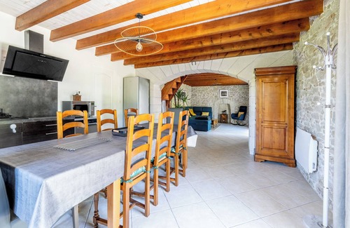 Saint-Herblain Casa | Casa de vacaciones 'Manoir De L'aisnerie Le Pavillon' con terraza privada, jardín privado y Wi-Fi