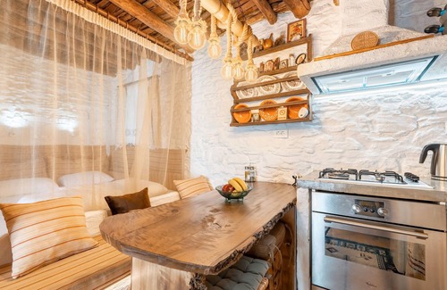 Embonas Casa | Casa de vacaciones 'Mannas House 2' con vistas a la montaña, Wi-Fi y aire acondicionado