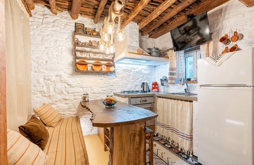 Embonas Casa | Casa de vacaciones 'Mannas House 2' con vistas a la montaña, Wi-Fi y aire acondicionado