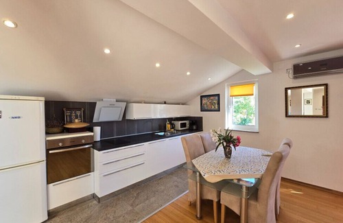 Bregi Villa | Holiday home Marijana by Villas Guide