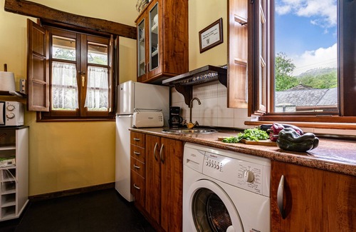 Villayon Casa | Casa de vacaciones 'Maseda 1' con vistas a la montaña, terraza compartida y jardín privado