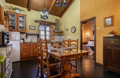 Villayon Casa | Casa de vacaciones 'Maseda 1' con vistas a la montaña, terraza compartida y jardín privado