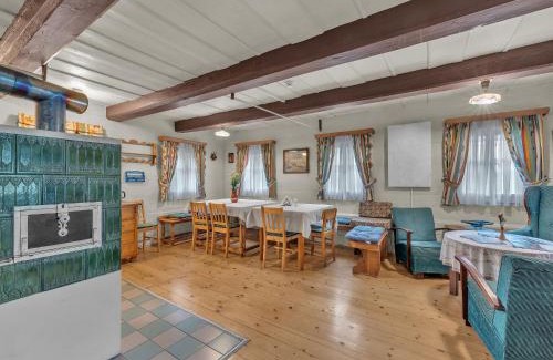 Hrensko Casa | Holiday Home Mezná u Hřenska by Interhome