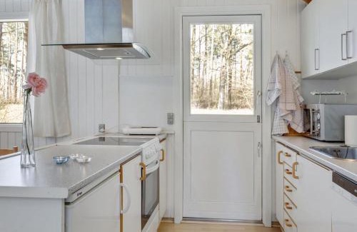 Pedersker Casa | Holiday Home Mikkelina - 700m from the sea by Interhome