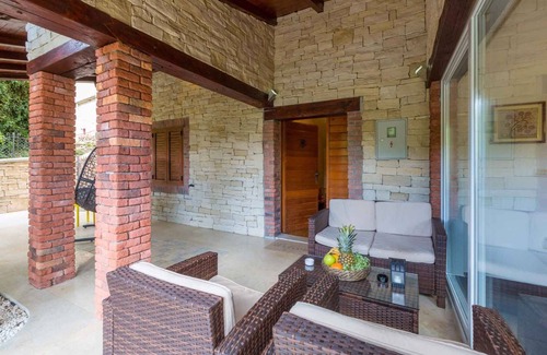 Krizisce Casa | Casa vacacional con piscina y aire acondicionado