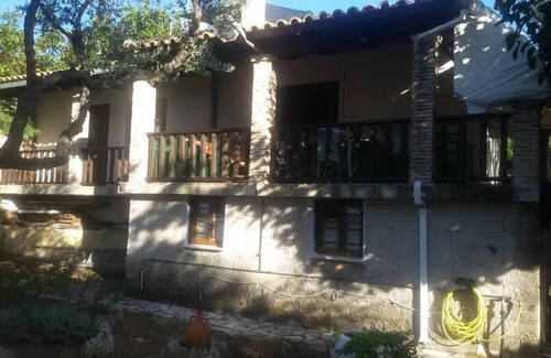 Alonia Casa | Holiday Home 'Mouzakis House' with Sea View, Wi-Fi and Air Conditioning