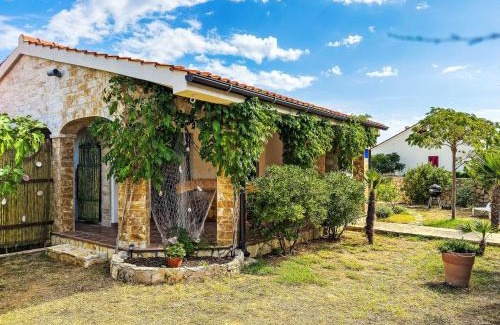 Razanac Casa | Holiday Home Nada by Interhome