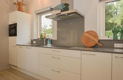 Kamperland Casa | Holiday Home near Beach with Garden