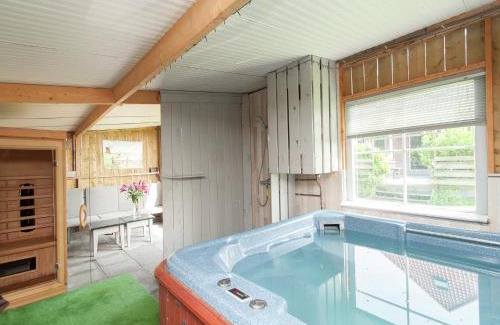 Schagerbrug Casa | Holiday Home near Dutch Coast & Sauna