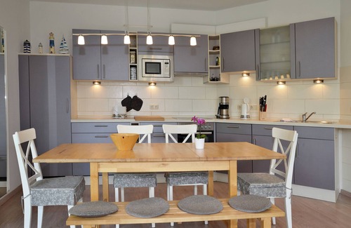 Zierow Casa | Holiday home near the beach with garden