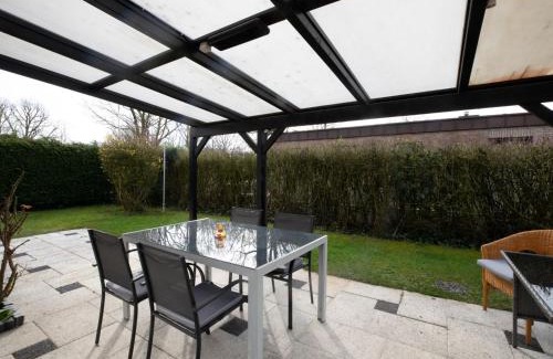 Kortgene Casa | Holiday Home near Veerse Meer with Garden