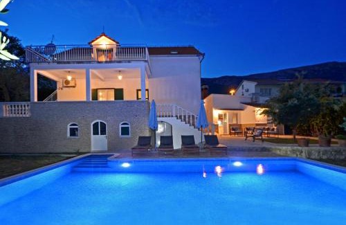 Kastel Sucurac Casa | Holiday Home Nevera